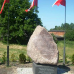 Obelisk upamiętniający Michała Drzymałę w Grabównie