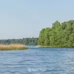 Plaża w Kujankach nad jeziorem Borówno