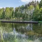 Plaża w Kujankach nad jeziorem Borówno